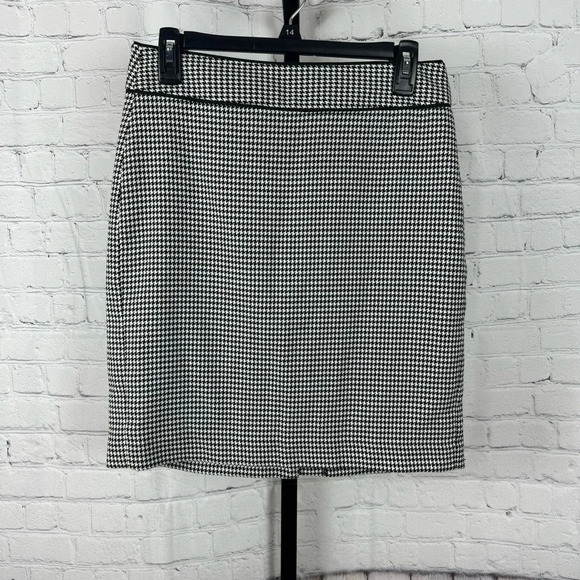 Banana Republic Houndstooth Print Skirt Size 4 - Picture 1 of 4
